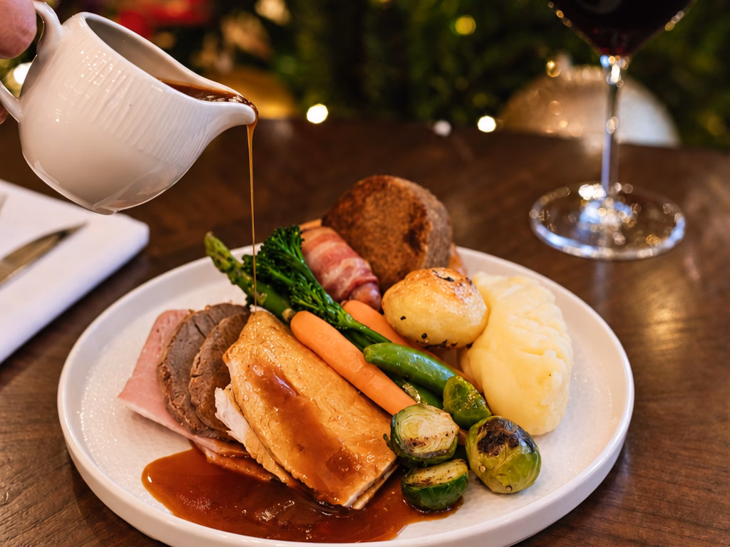 NYD Dining Pour